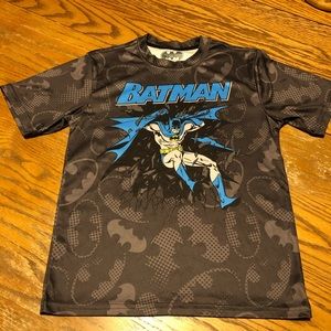 [DC Comics] EUC Batman Active Tee Boys L 10-12